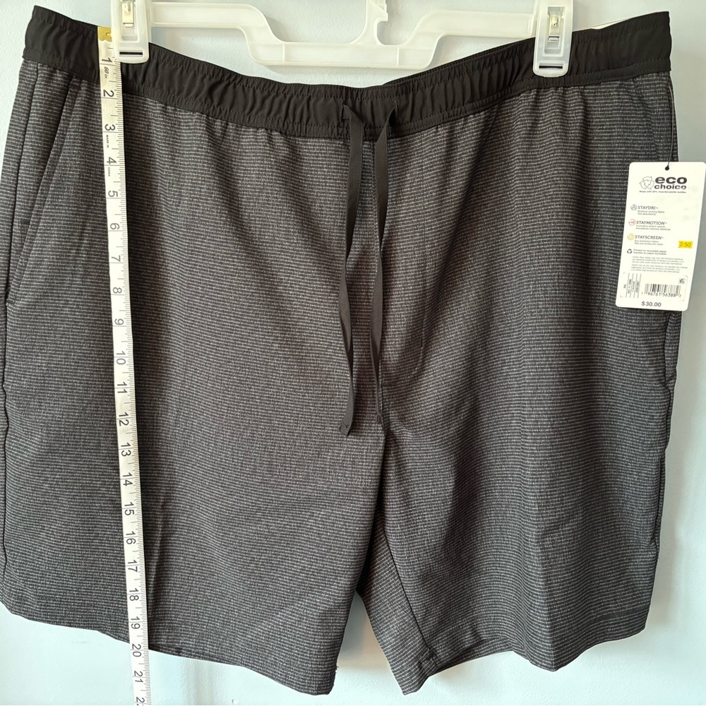 Nicklaus Men’s Shorts MoistureWicking Stretch Fabric SunProtection New With Tags